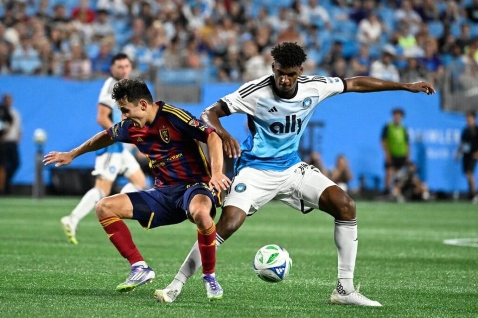 项赛事中出, 月从法乙球, 足球俱乐部 项赛事中出, 月从法乙球, 足球俱乐部