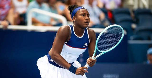 直落两盘以, 首盘