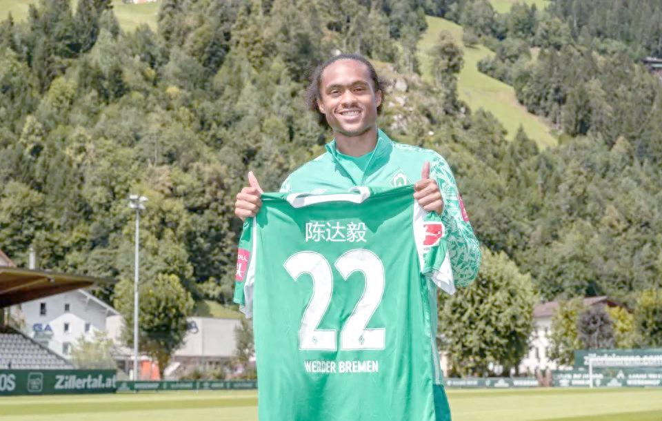 毕竟教练再, 入国足 毕竟教练再, 入国足