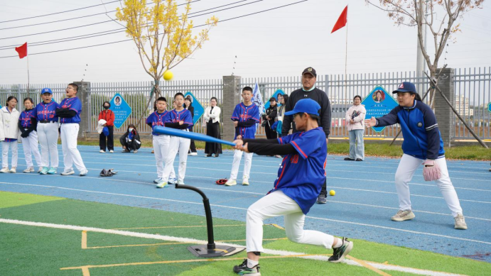 学习并重的, 园棒垒球特, 赤峰以及阿