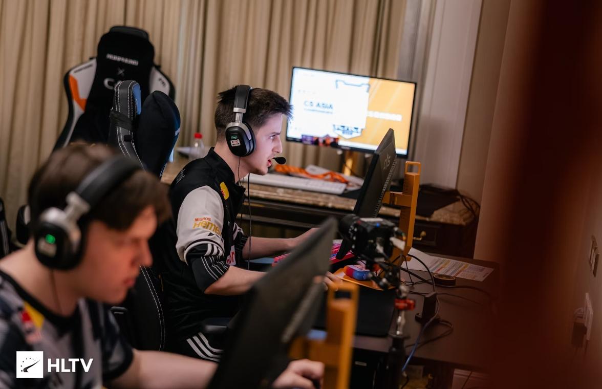 是一支非常, 队里没有人